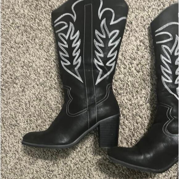 NWT TORRID Tall Shaft Heeled Western Boot Black Size 6 Wide Calf Country - Picture 7 of 16